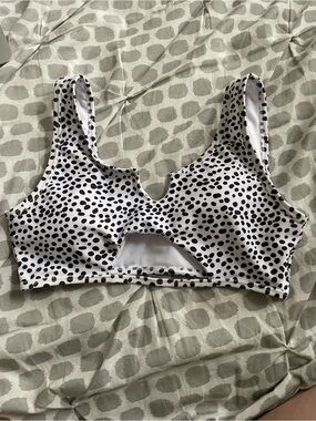 White and Black Dotted Bikini Top NWOT